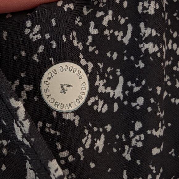 Lululemon W6BCYS Black Multi Fast and Free High Rise Crop 23" Pants, size 4 - Picture 5 of 5